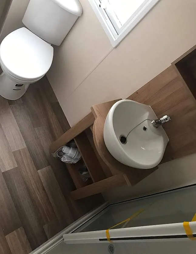 Europa 38 12 3 toilet